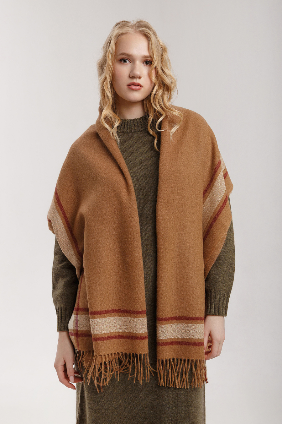 5nxewcf1xk70m5f5jhm0bw97xti1gd87.jpeg Палантин из пуха верблюжонка Cashmere House — размер 180*70
